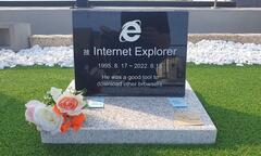 Vừa bị khai tử, Internet Explorer được lập bia mộ tại Hàn Quốc
