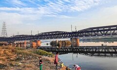 Hẹn nhau tự tử nhưng không chịu nhảy cầu, chàng trai bị kiện tội giết người