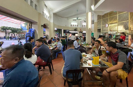 Quán bia hơi Hà Nội 'hốt bạc' ngày nắng nóng