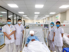 Hoại tử tay vì tự chữa rắn độc cắn tại nhà: 6 điều tuyệt đối không được làm 