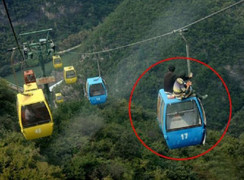 Những hành động kỳ quặc nơi công cộng khiến dân tình phải động não mới hiểu được