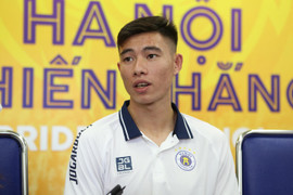 Thủ môn Quan Văn Chuẩn: 9 tuổi được đi đá giải U11