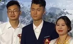 Chú rể trưng bộ mặt 'khó hiểu' suốt lễ cưới dù được nhà gái tặng 27 tỷ hồi môn