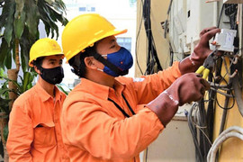 Nắng nóng gay gắt, Hà Nội lập kỷ lục mới về tiêu thụ điện