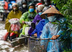 Thời tiết ngày 24/6: Miền Bắc mưa rào và dông, miền Trung nắng cháy da