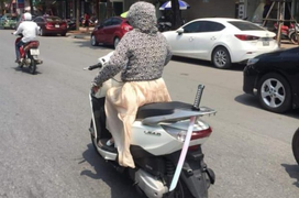 Những pha xử lý của hội 'ninja lead' khiến người đi đường sợ 'tái mặt' 