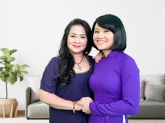 Mẹ chồng U60 trẻ như 40 nhờ bí quyết chăm Hoa ngàn vàng