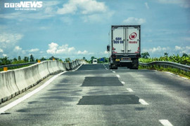 Đường hơn 6.300 tỷ đồng ở miền Tây 'vá chằng vá đụp': Chủ đầu tư lên tiếng