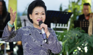 Khánh Ly hát 'Gia tài của mẹ' chưa xin phép, ban tổ chức show bị mời làm việc
