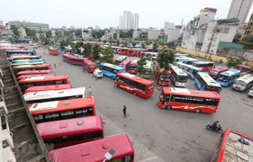 Doanh nghiệp mỏi mòn chờ xăng, dầu giảm giá