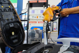 Bộ Tài chính đề xuất giảm thuế tiêu thụ đặc biệt và VAT với xăng dầu