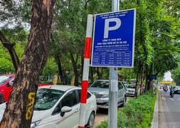 Hà Nội thu 20 tỷ đồng phí giữ xe dưới lòng đường trong 6 tháng đầu năm