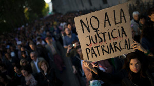 Tây Ban Nha siết chặt luật về tội hiếp dâm sau vụ 'bầy sói ở Manresa'