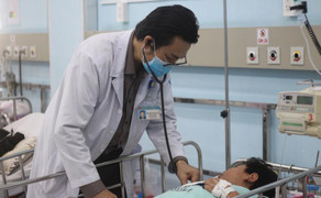 Ca mắc sốt xuất huyết tăng nhanh, bệnh viện lo không kham nổi