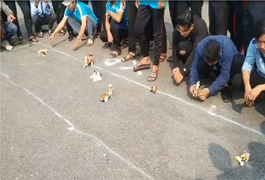 Cuộc đua xe mô hình 'lầy' không chịu nổi