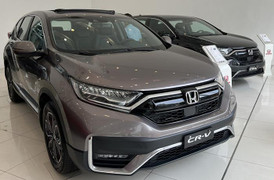 Loạt ô tô giảm giá trăm triệu đồng