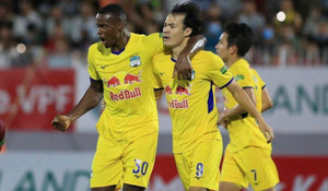 Vì sao HAGL trượt dài ở V-League 2022?