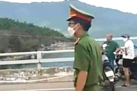 Hai nhóm thanh niên hỗn chiến bằng dao và súng tự chế, 5 người thương vong