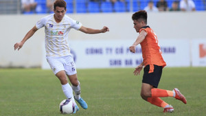 Thua trận đầu tiên ở V-League 2022, Hà Nội FC lỡ cơ hội bắt kịp ngôi đầu