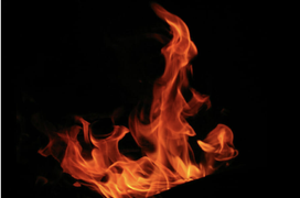 Bị nói lời chia tay, người phụ nữ mua xăng đến nhà người tình tự thiêu