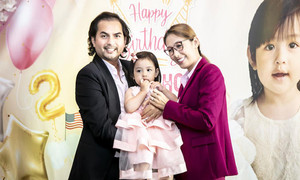 Đức Tiến và bà xã hoa hậu làm sinh nhật hoành tráng cho con gái