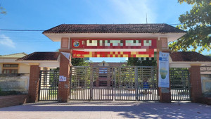 Khởi tố, tạm giam thầy giáo hiếp dâm nữ sinh lớp 6