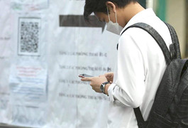 17 thí sinh bị đình chỉ vì mang điện thoại vào phòng thi