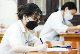 'Chiếc thuyền ngoài xa' vào đề thi Ngữ văn tốt nghiệp THPT 2022