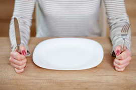 Tại sao bạn dễ nổi cáu khi đói bụng?