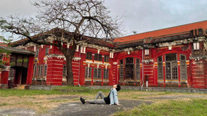 Điểm check-in nổi bật với kiến trúc cổ kính xen lẫn Âu - Á giữa lòng phố Huế