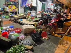 Thanh niên uống rượu bia tông xe vào 3 cháu nhỏ, tài xế và bé 1 tuổi tử vong