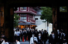 Dòng người đưa tiễn cố Thủ tướng Nhật Bản 