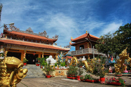 Ảnh: Kiến trúc độc đáo của ngôi chùa cổ đầu tiên ở Đà Lạt