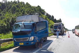 Xuống kiểm tra xe ở làn dừng khẩn cấp, tài xế bị đâm tử vong