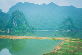 Tìm về bình yên với chốn non nước hoang sơ kỳ vĩ cách trung tâm Hà Nội không xa