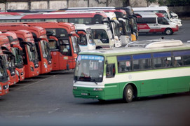 Xăng giảm sâu 3.000 đồng/lít, doanh nghiệp vận tải vẫn canh cánh nỗi lo