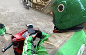 Tài xế nhờ khách hủy chuyến để gian lận, nên trách hãng xe 'tận thu'