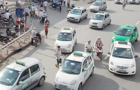 Hà Nội yêu cầu xử lý nghiêm xe chở khách 'ghép, tiện chuyến' chạy chui