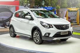 Tháng 6, gần 2.500 ô tô VinFast được bán