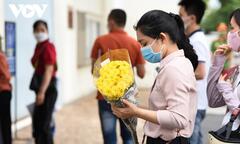Người dân Việt Nam xếp hàng trật tự vào viếng cố Thủ tướng Nhật Bản Abe Shinzo