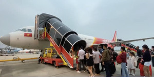 Cao điểm hè, hành khách có thể 'bay trước, trả sau'