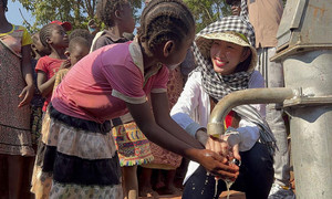 Hoa hậu Thùy Tiên xây giếng nước sạch tặng người dân châu Phi