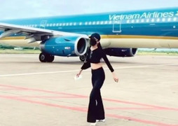 Khách nữ tiến sát máy bay quay video: Vì sao an ninh không xử phạt?