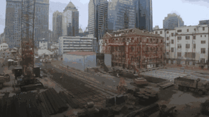 Video: Dùng rãnh trượt di chuyển tòa nhà 3.800 tấn ở Trung Quốc 