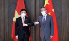 Việt Nam đề nghị Trung Quốc tạo điều kiện thông quan hàng hóa qua cửa khẩu