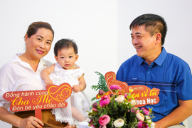 Hành trình nửa đời đi tìm con đầy gian truân của cặp vợ chồng gần 60 tuổi