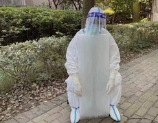 Nắng nóng tấn công loạt thành phố Trung Quốc, làm vênh mặt đường, hỏng mái nhà