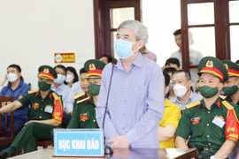 Trùm buôn lậu xăng dầu: Phải hối lộ vì sợ ‘anh ta xúi người bắt'