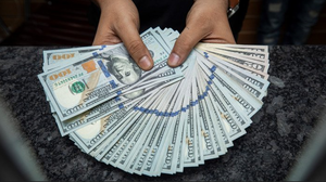 Vì sao USD ngày càng đắt đỏ?