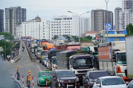 TP.HCM bàn cách chống ùn tắc kéo dài trên cầu Phú Mỹ